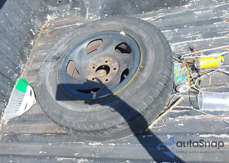 2004 Ford F-150 Heritage Xl/Xlt z USA, uszkodzony, nr VIN 2FTRX18WX4CA55488